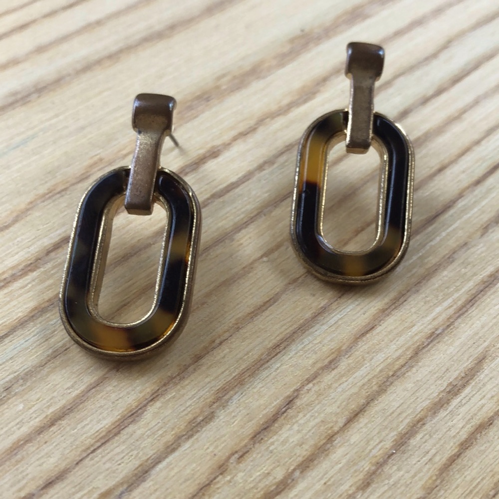 Tortoise and gold dropdown oval earrings